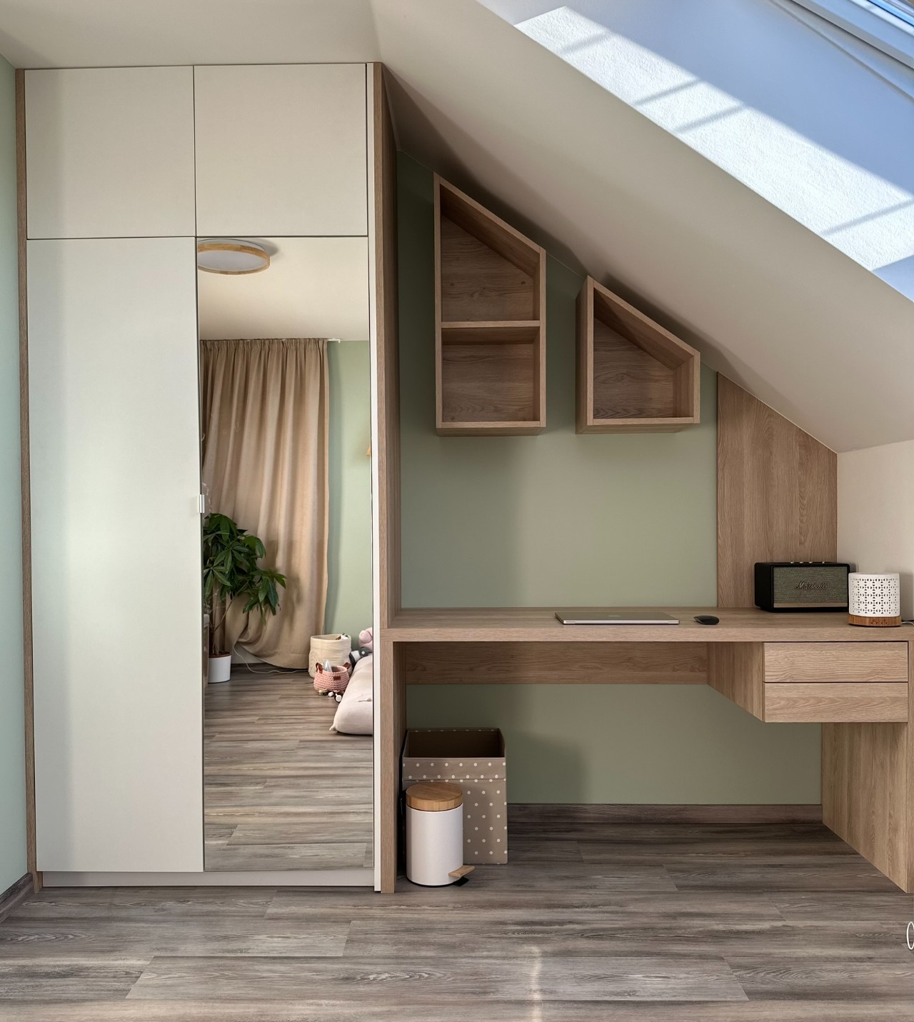 Vestavěný nábytek, který roste s domovem i s dětmi